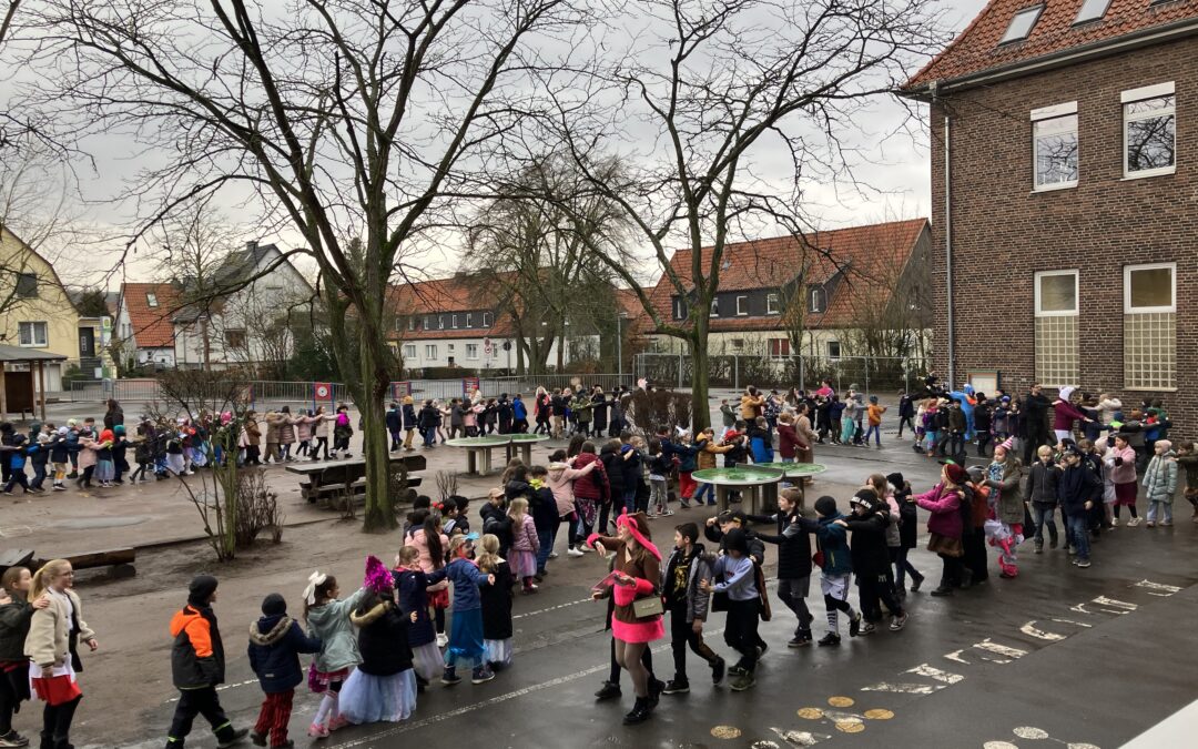 Fast schon Tradition: Polonäse am Rosenmontag